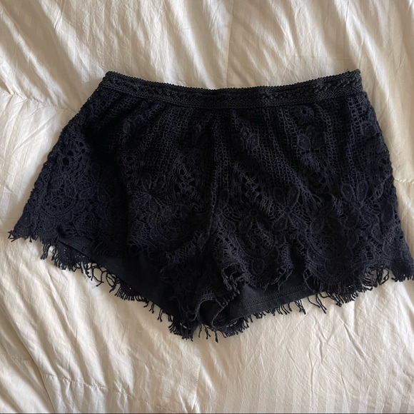 Bundle of 4 black shorts size medium or size 6 - Picture 2 of 14